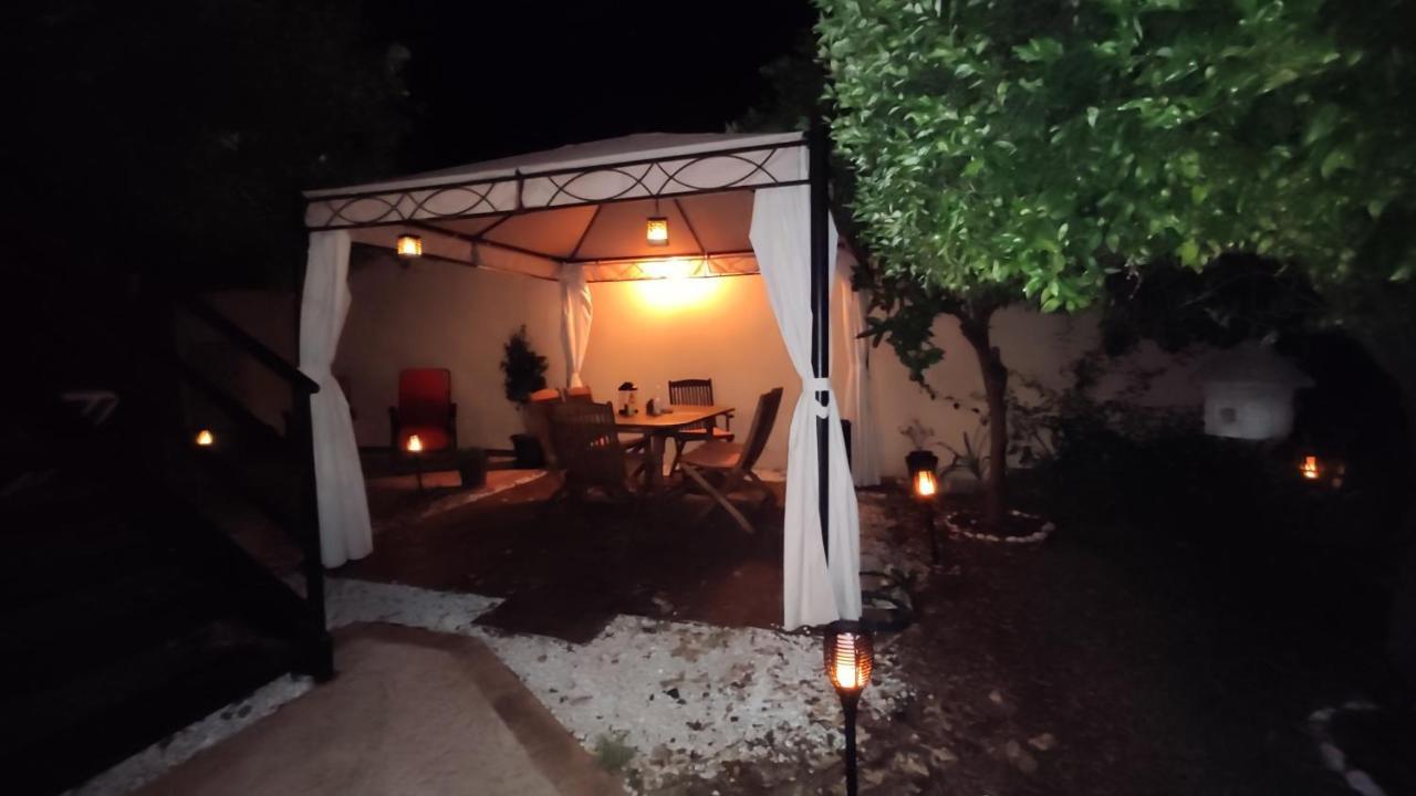 Artista B&B Cabras Exterior photo
