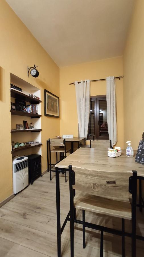 Artista B&B Cabras Exterior photo