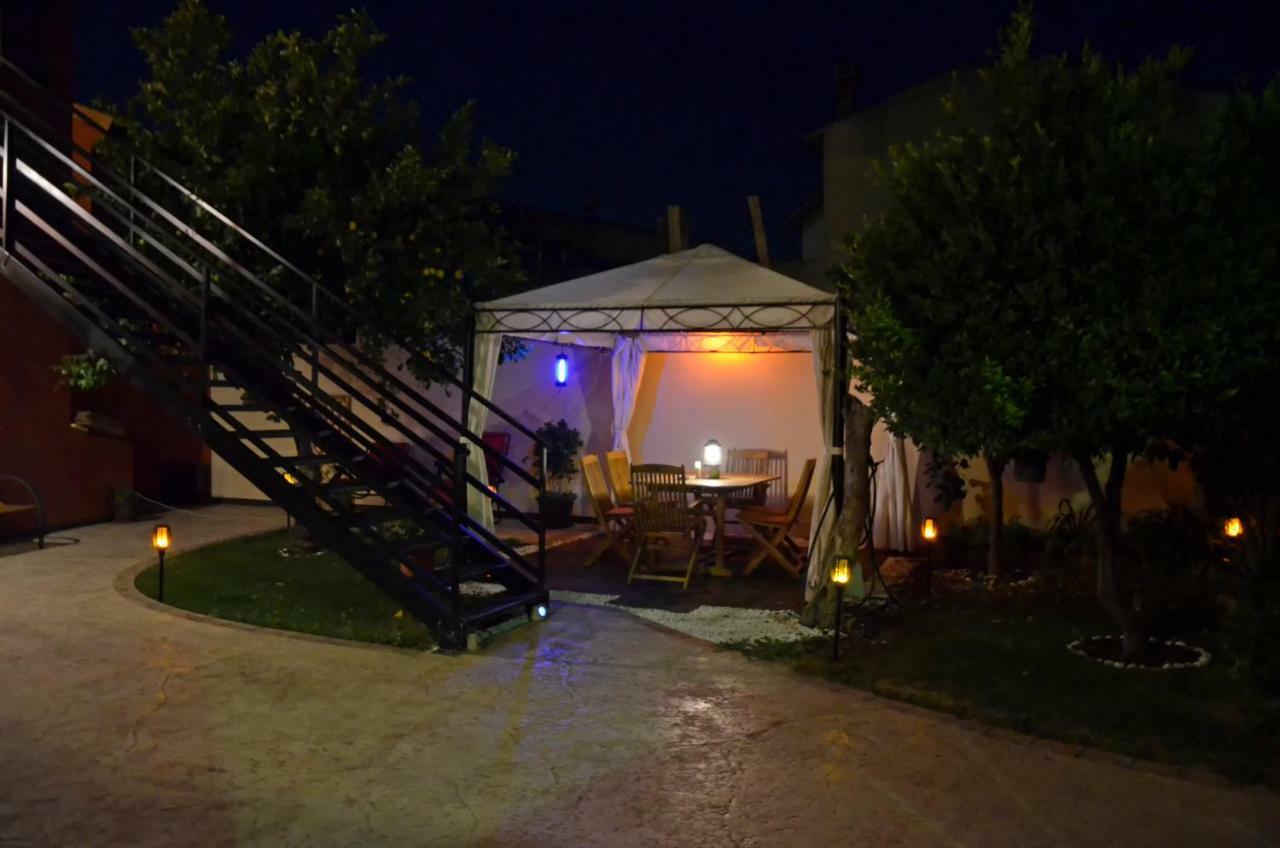 Artista B&B Cabras Exterior photo